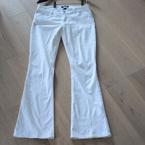 White House Black Market White Jeans with Decorative Button. Size 4R